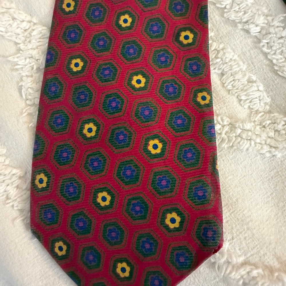 Chaps Multicolor Hexagon Silk Tie - Picture 3 of 6